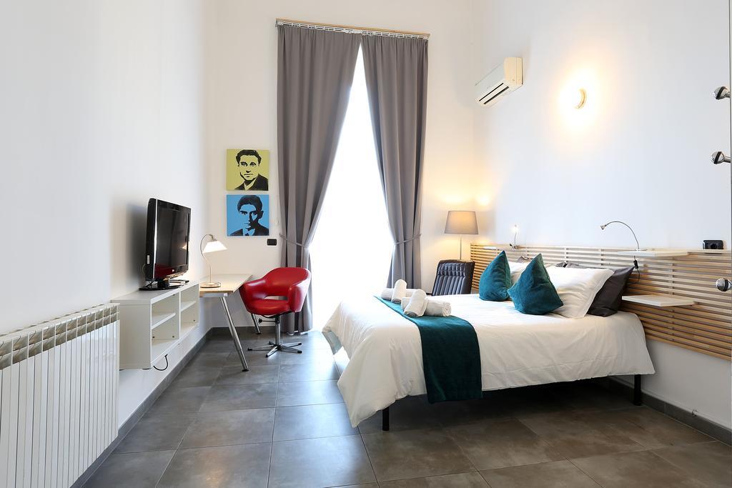 Mr Frills Hotel Roma Exterior foto