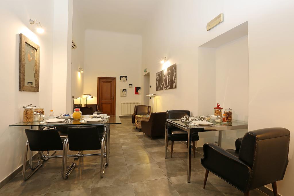 Mr Frills Hotel Roma Exterior foto